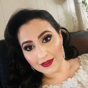 Meet your Posher, Lara